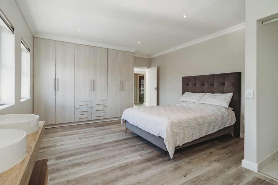 4 Bedroom Property for Sale in Welgelegen Western Cape